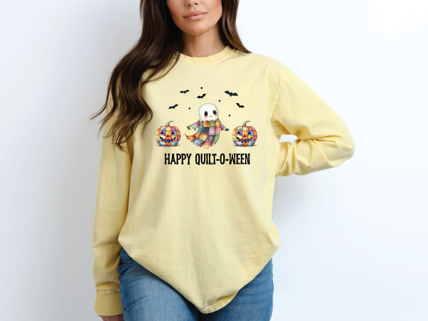 Happy Quilt-O-Ween t-shirt with patchwork pumpkins and ghost, Butter/Yellow Comfort Colors shirt – gift for quilters.
