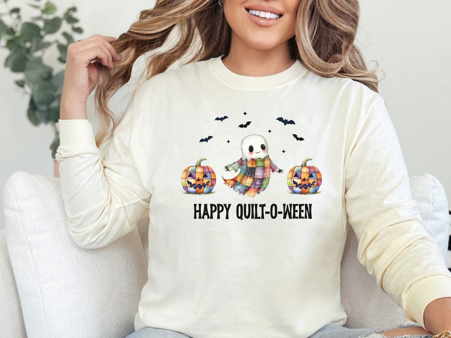 Happy Quilt-O-Ween t-shirt with patchwork pumpkins and ghost, Ivory Comfort Colors shirt – gift for quilters.