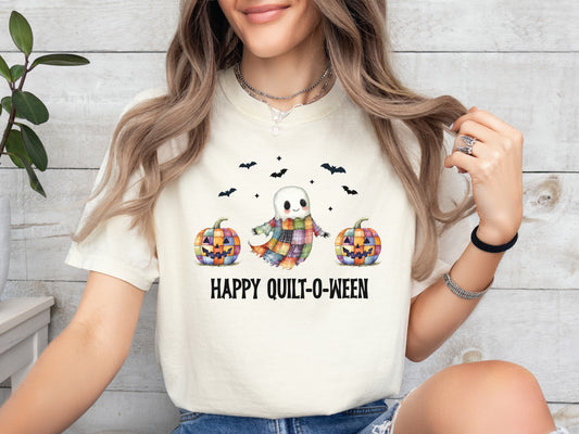 Happy Quilt-O-Ween t-shirt with patchwork pumpkins and ghost, Ivory Comfort Colors shirt – gift for quilters.