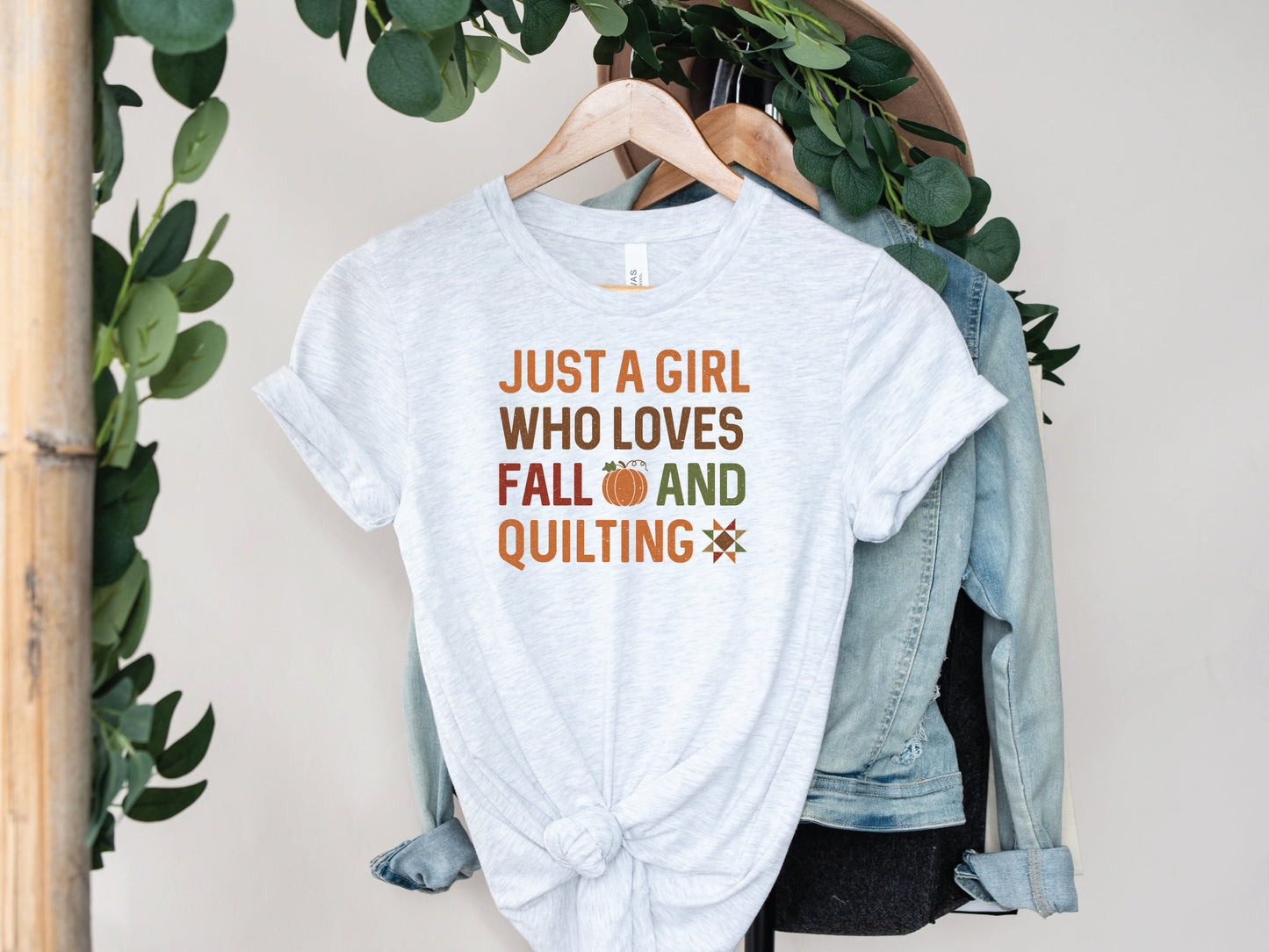 Just A Girl Who Love Fall And Quilting T-Shirt